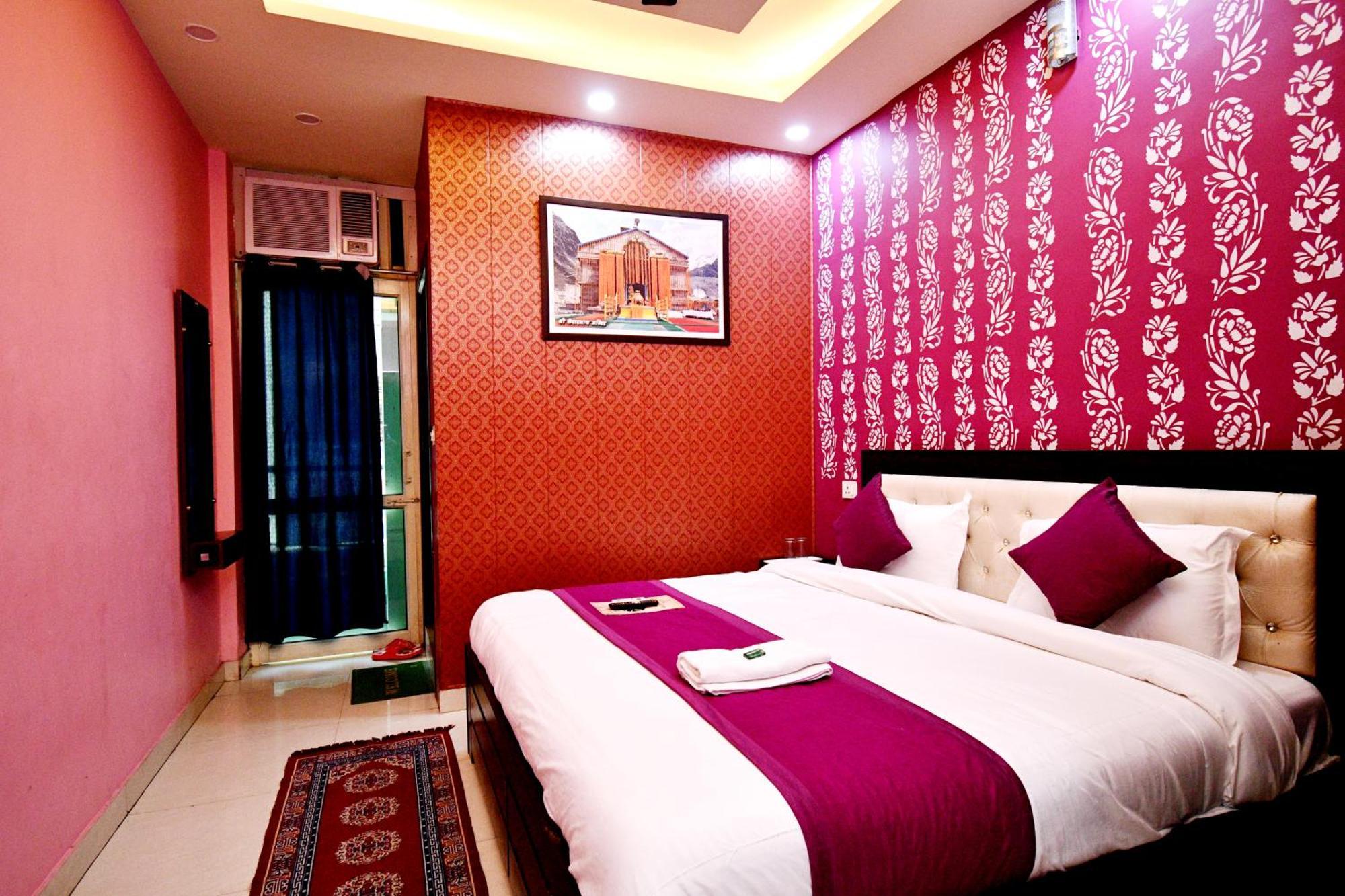 Dev Bhoomi Hotel 3*