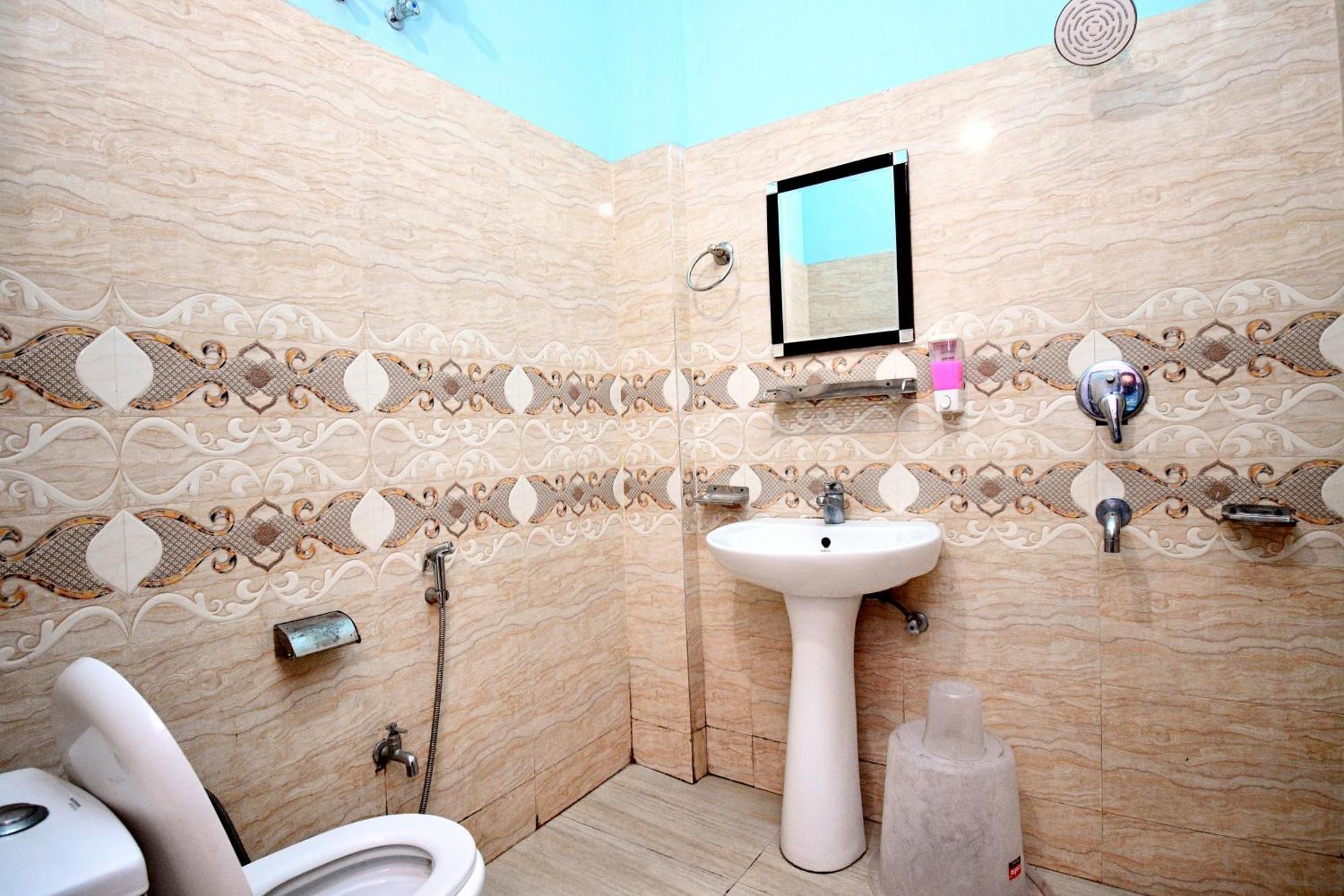 Dev Bhoomi Hotel 3*