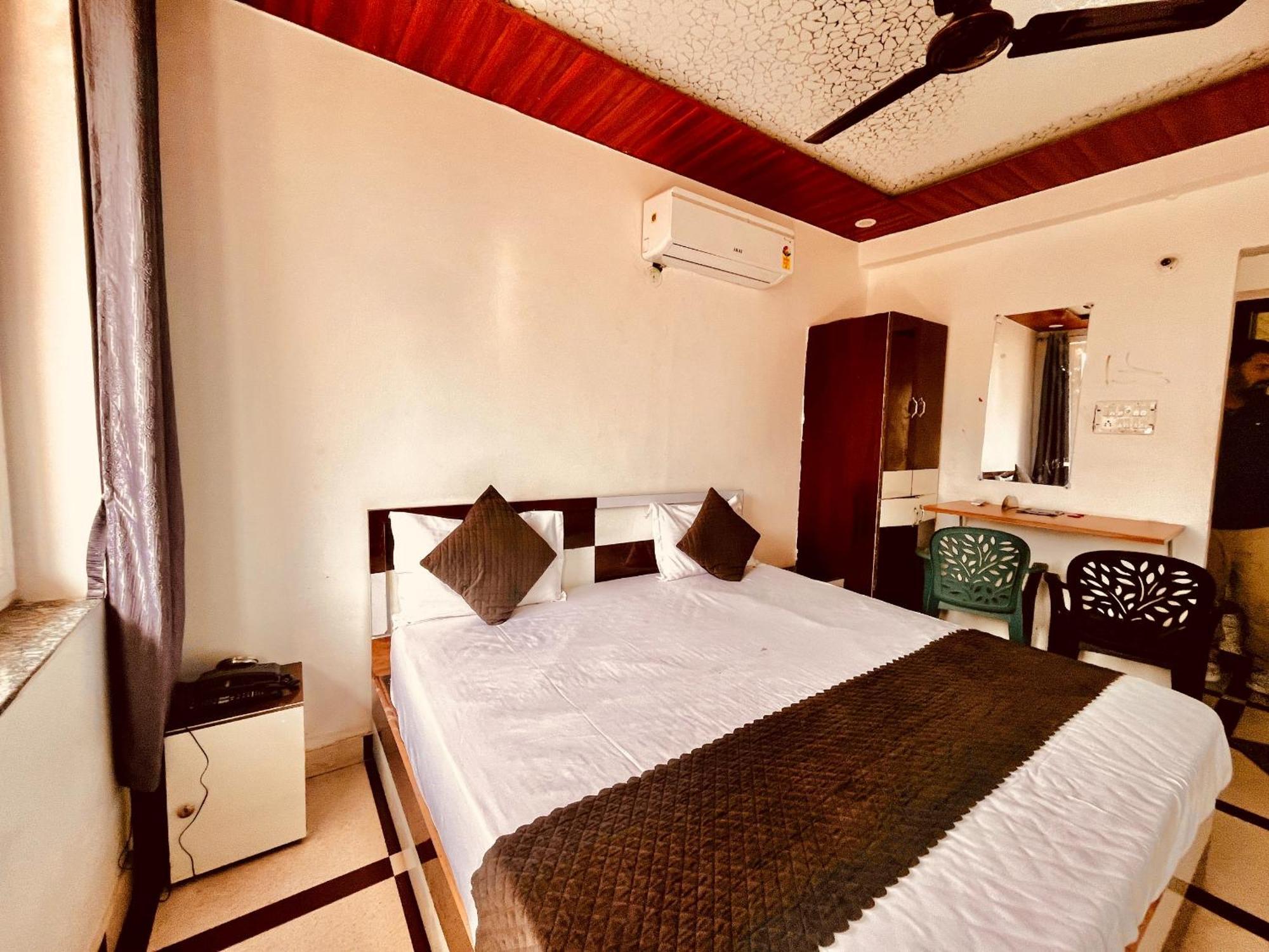 Shubhra Royal Tapovan !! Restaurant ! Budget Friendly ! Traveler Choice ! Rated & Awarded Hotel