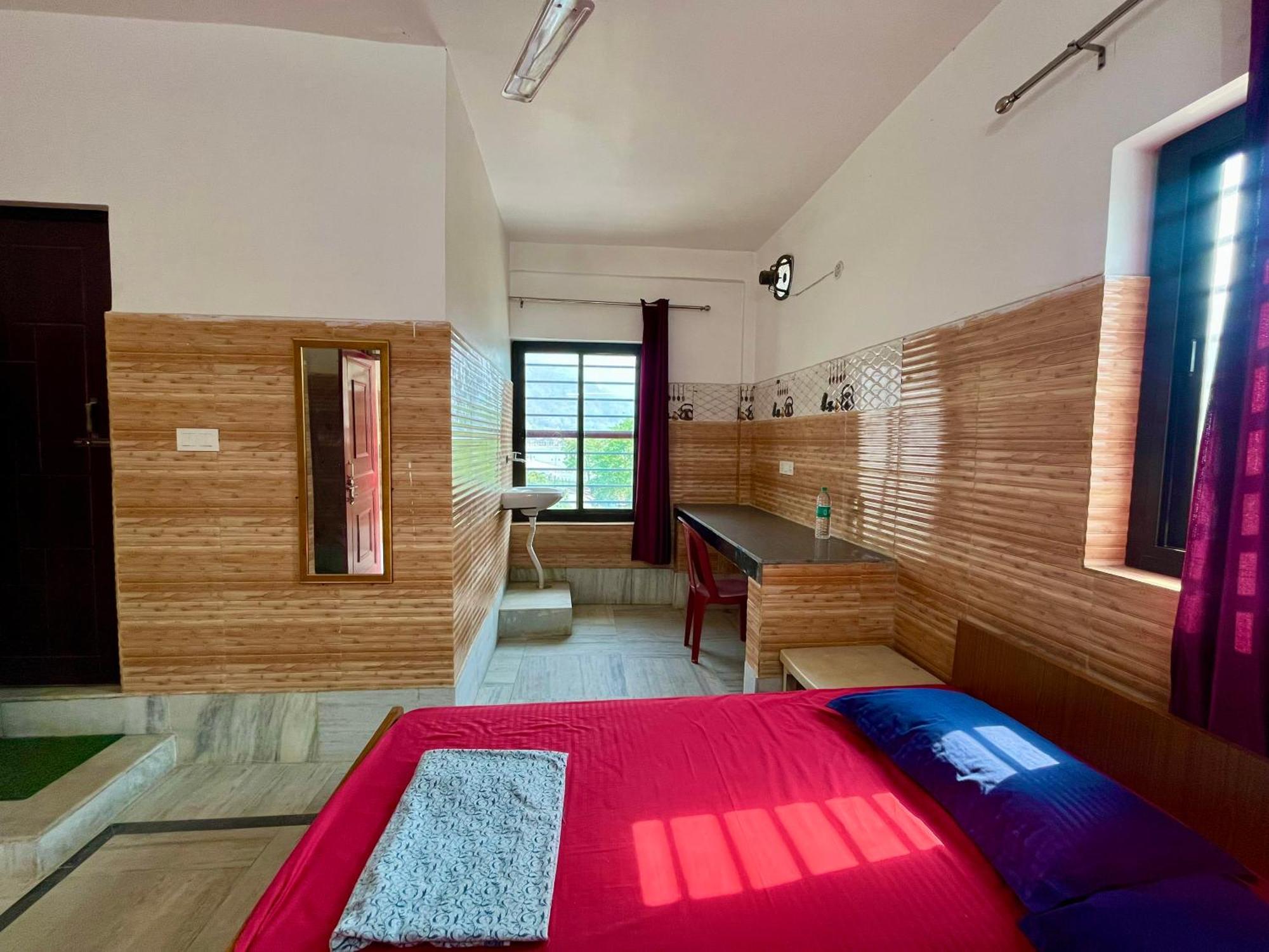 Lodge Laxmi *