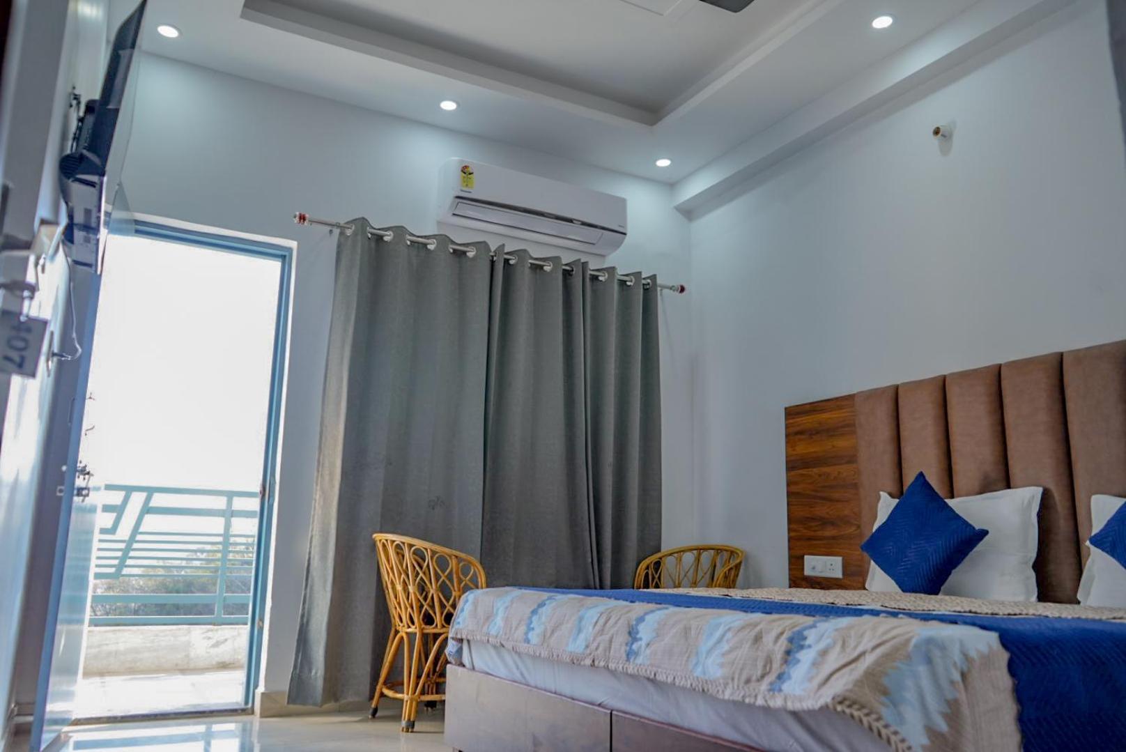 Yog Vriksh Hotel 3*