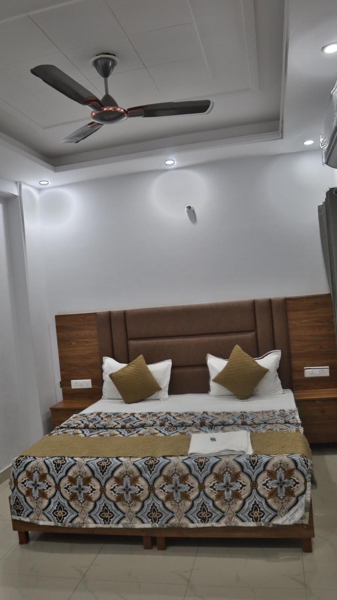 Yog Vriksh Hotel Rishikesh