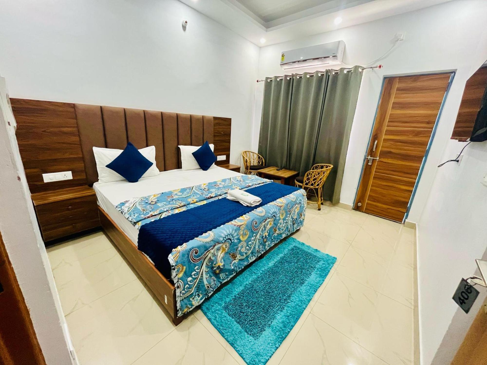 Yog Vriksh Hotel Rishikesh