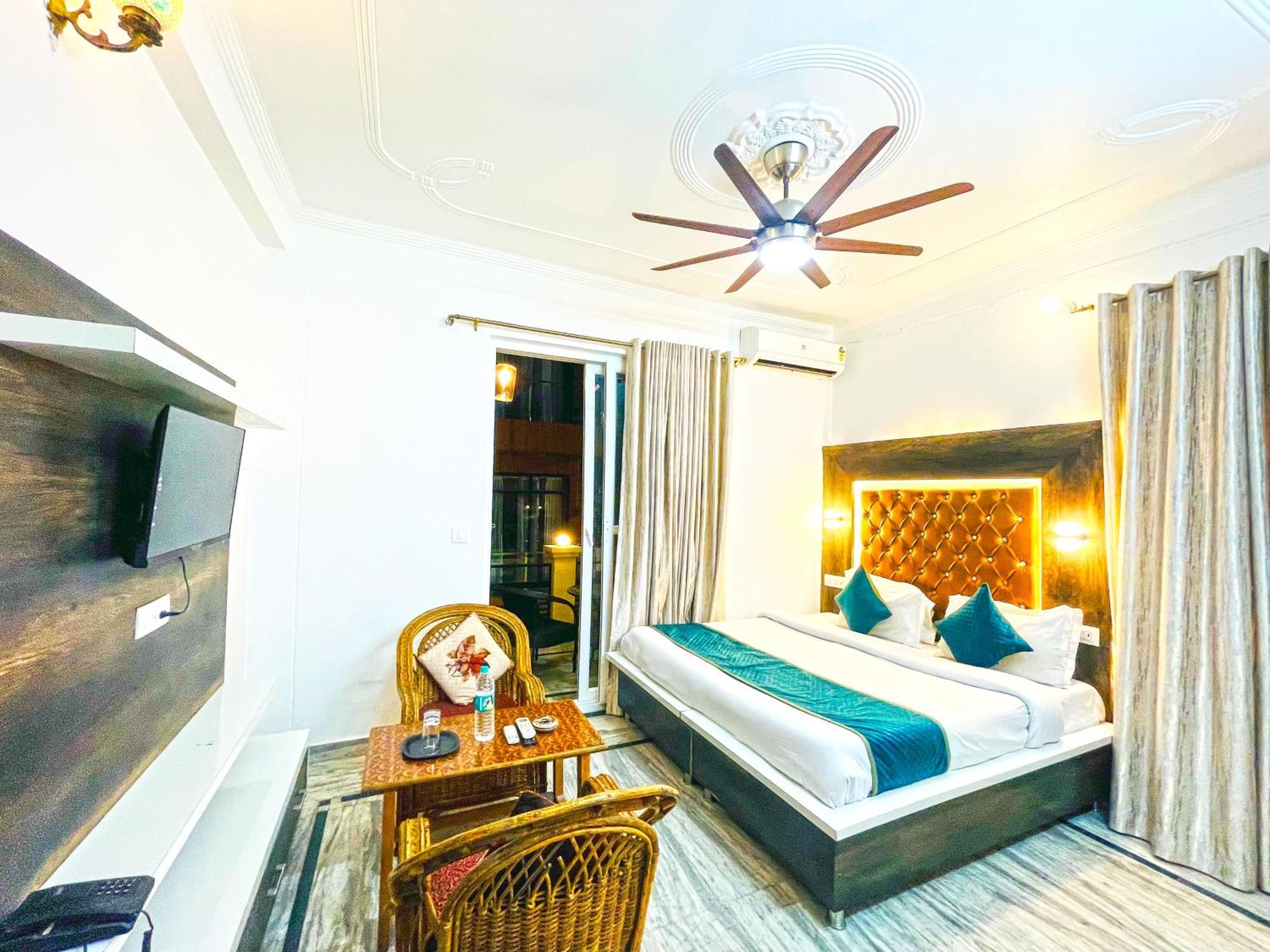 Hotel The Premium