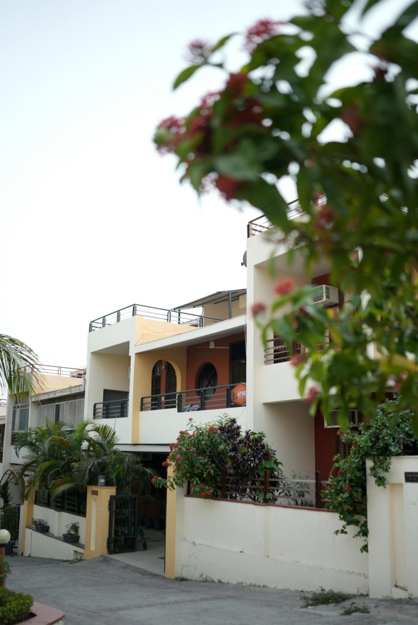 Lodge Atreya Boutique *
