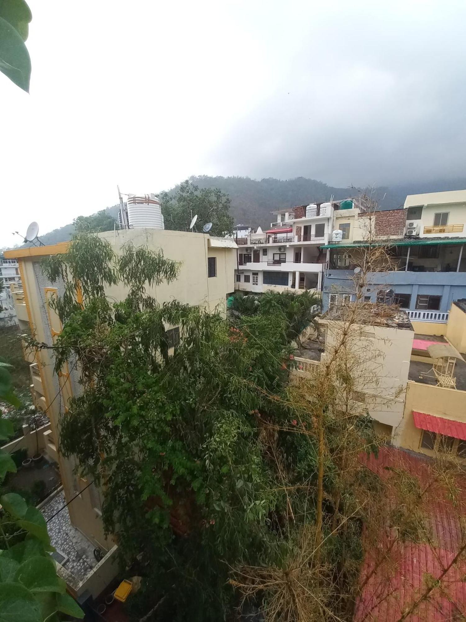 Bed & Breakfast Devi Music Ashram *