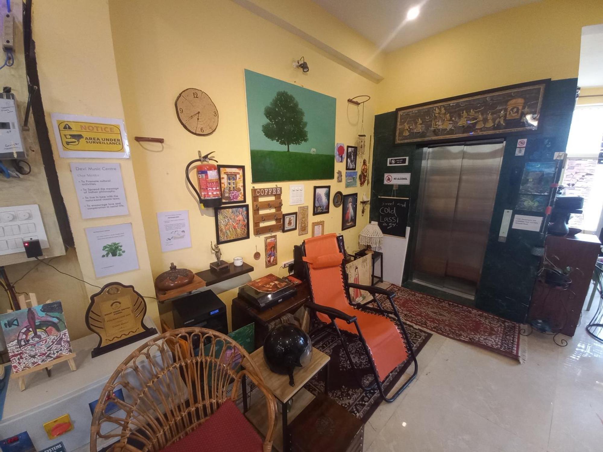 Bed & Breakfast Devi Music Ashram