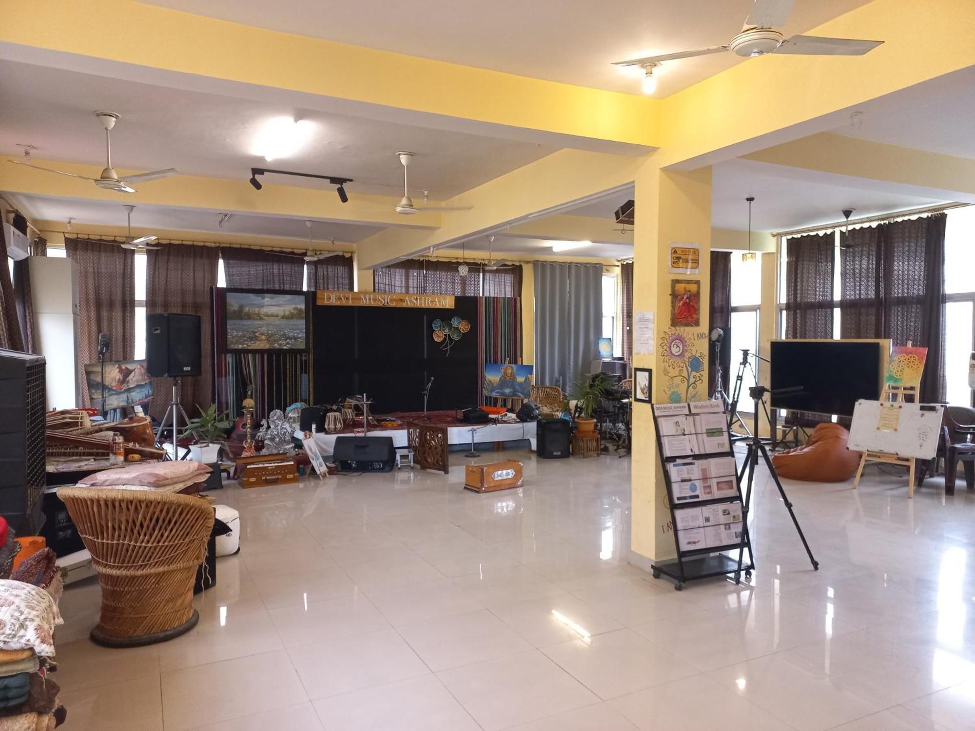 Devi Music Ashram Bed & Breakfast *