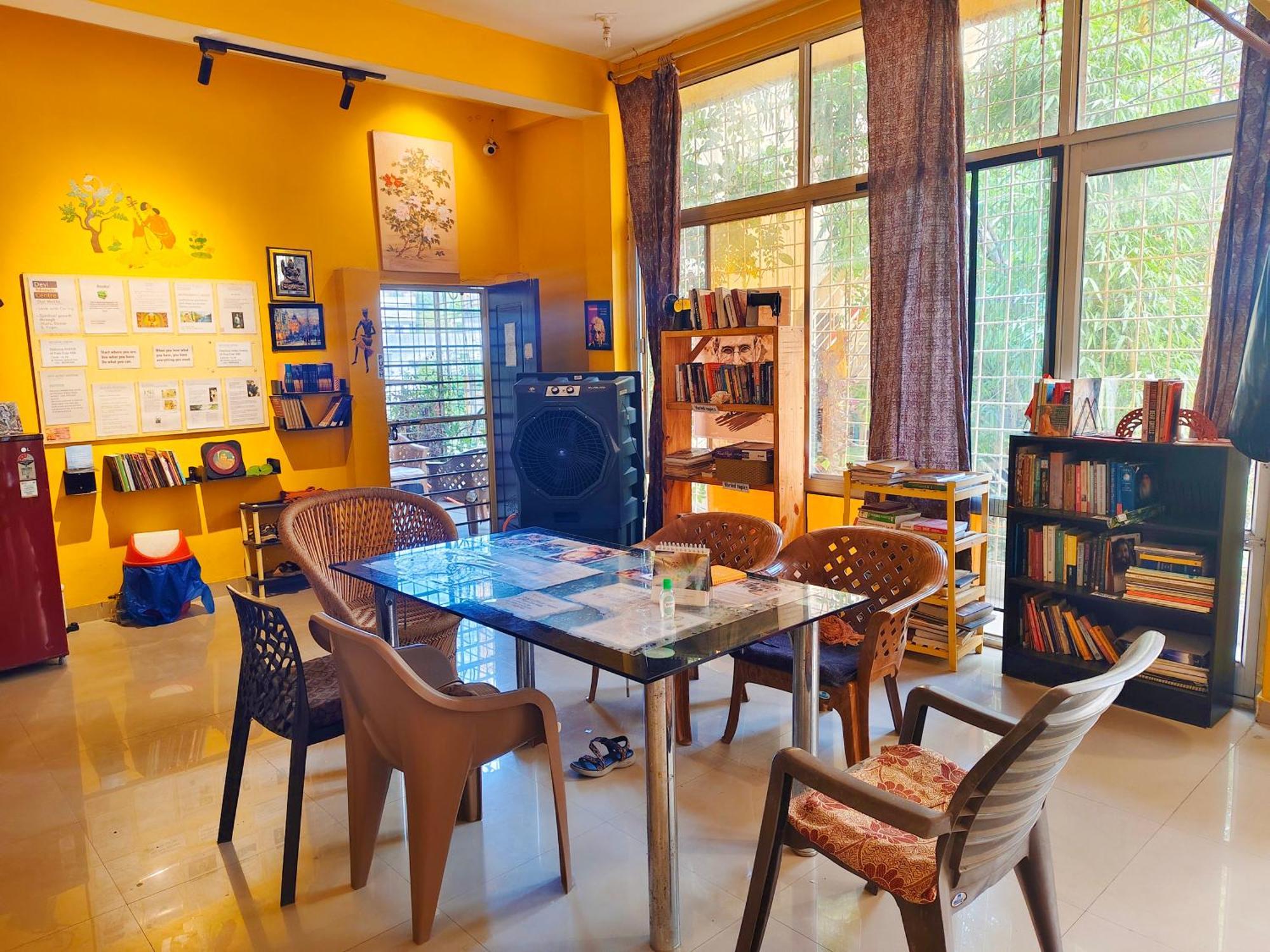 Bed & Breakfast Devi Music Ashram *