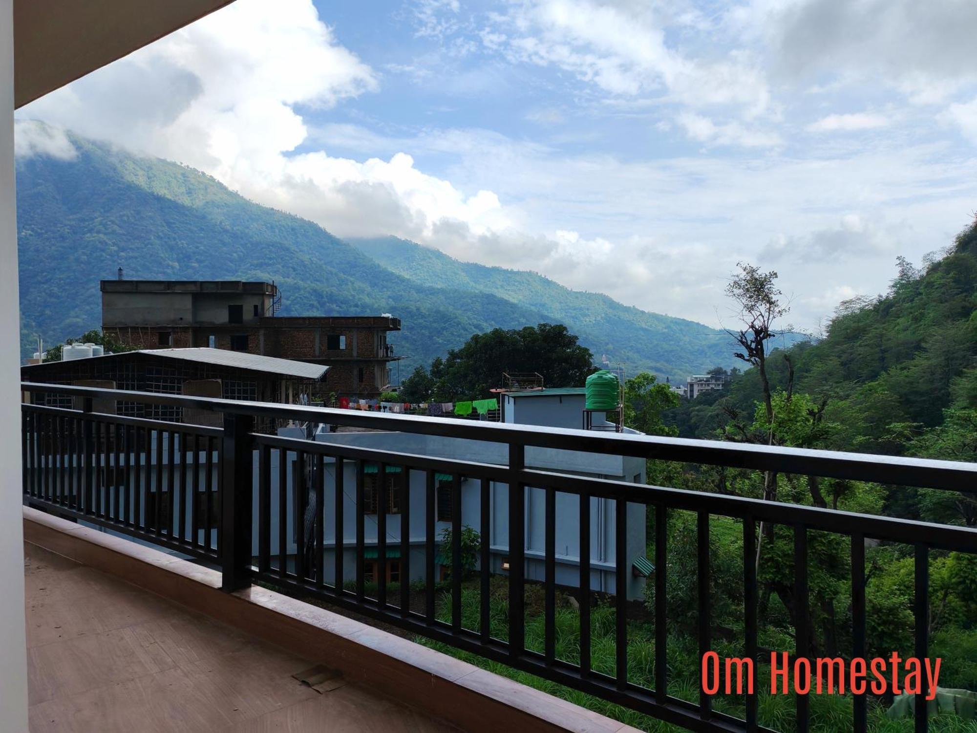 Om Homestay *