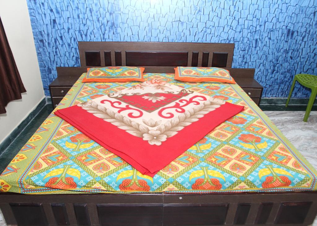 Bed & Breakfast Madhusudan 2*