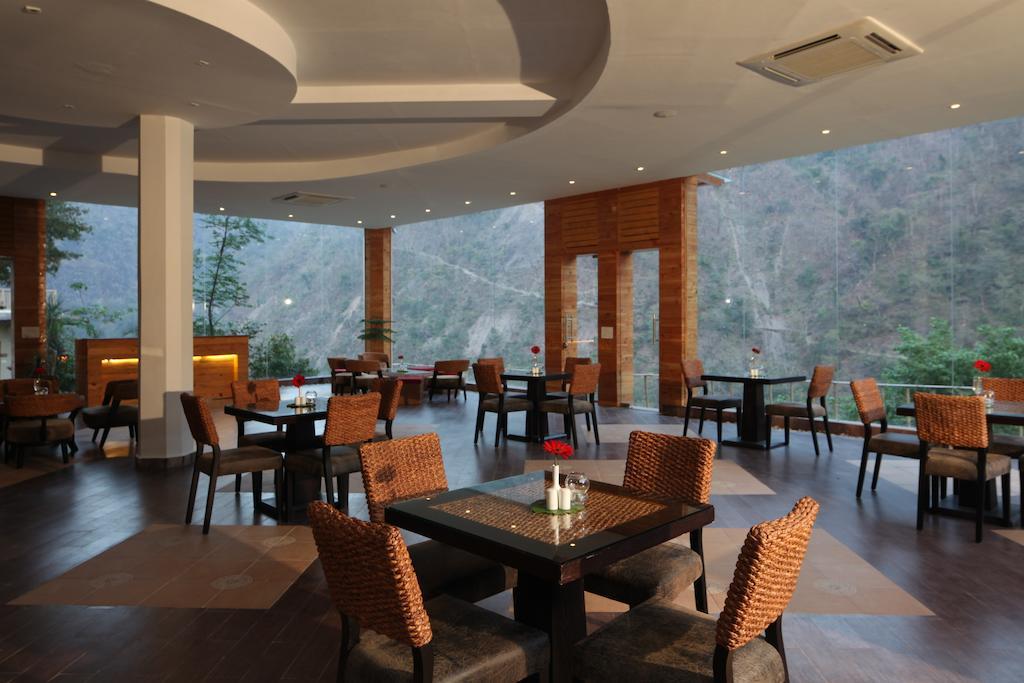 Hotel Raga On The Ganges, 5*
