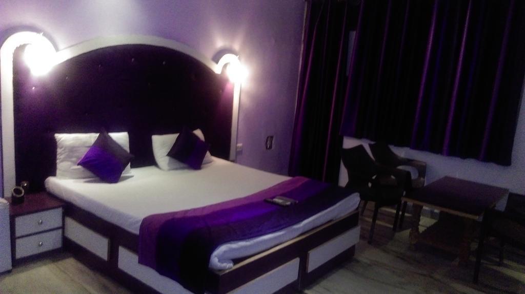 Akash Continental Hotel 3*