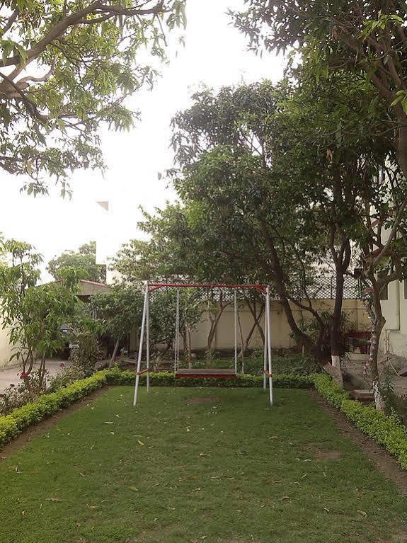Amraai Homestay Bed & Breakfast