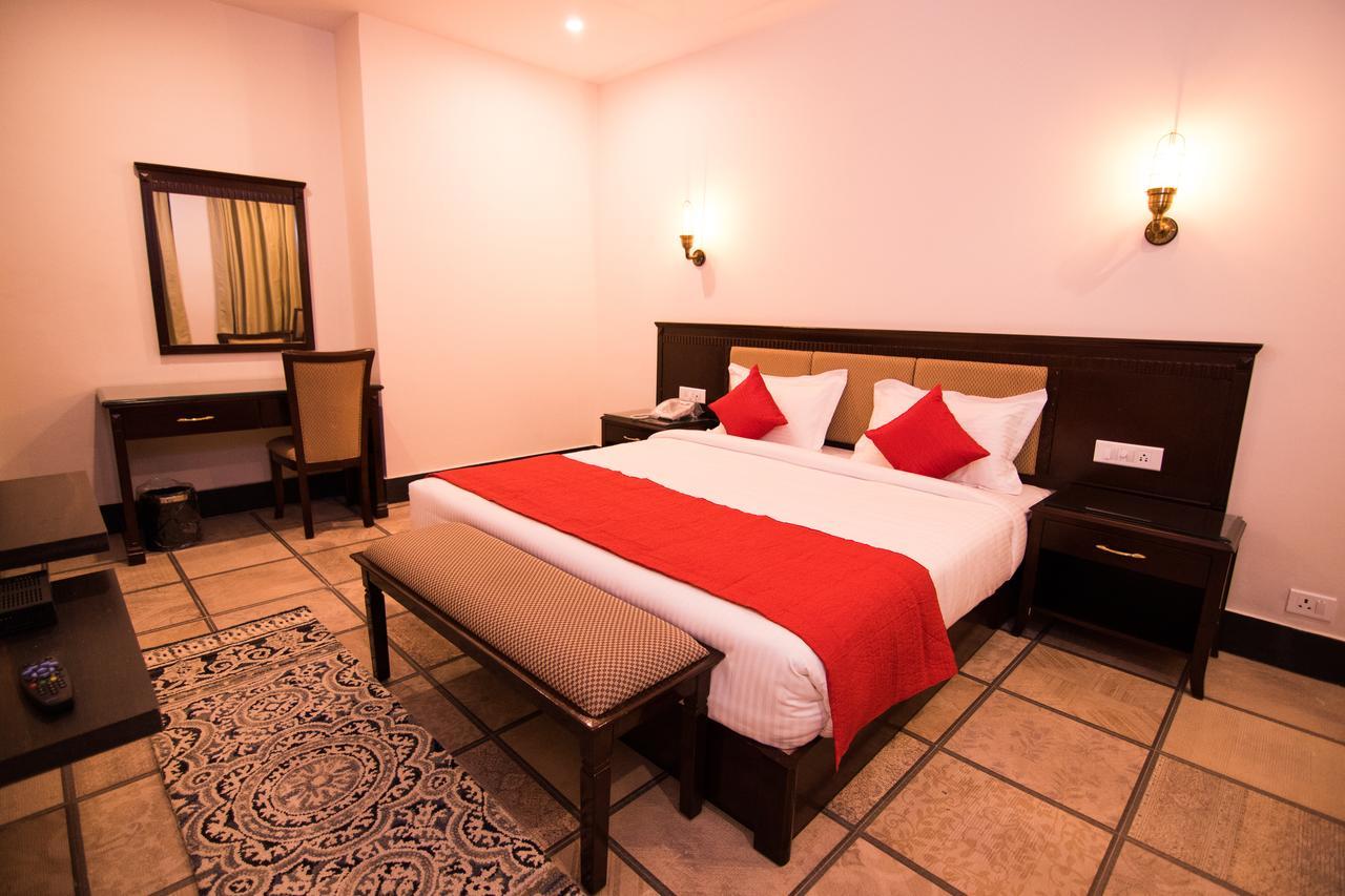 Hotel Shaantam & - 4*