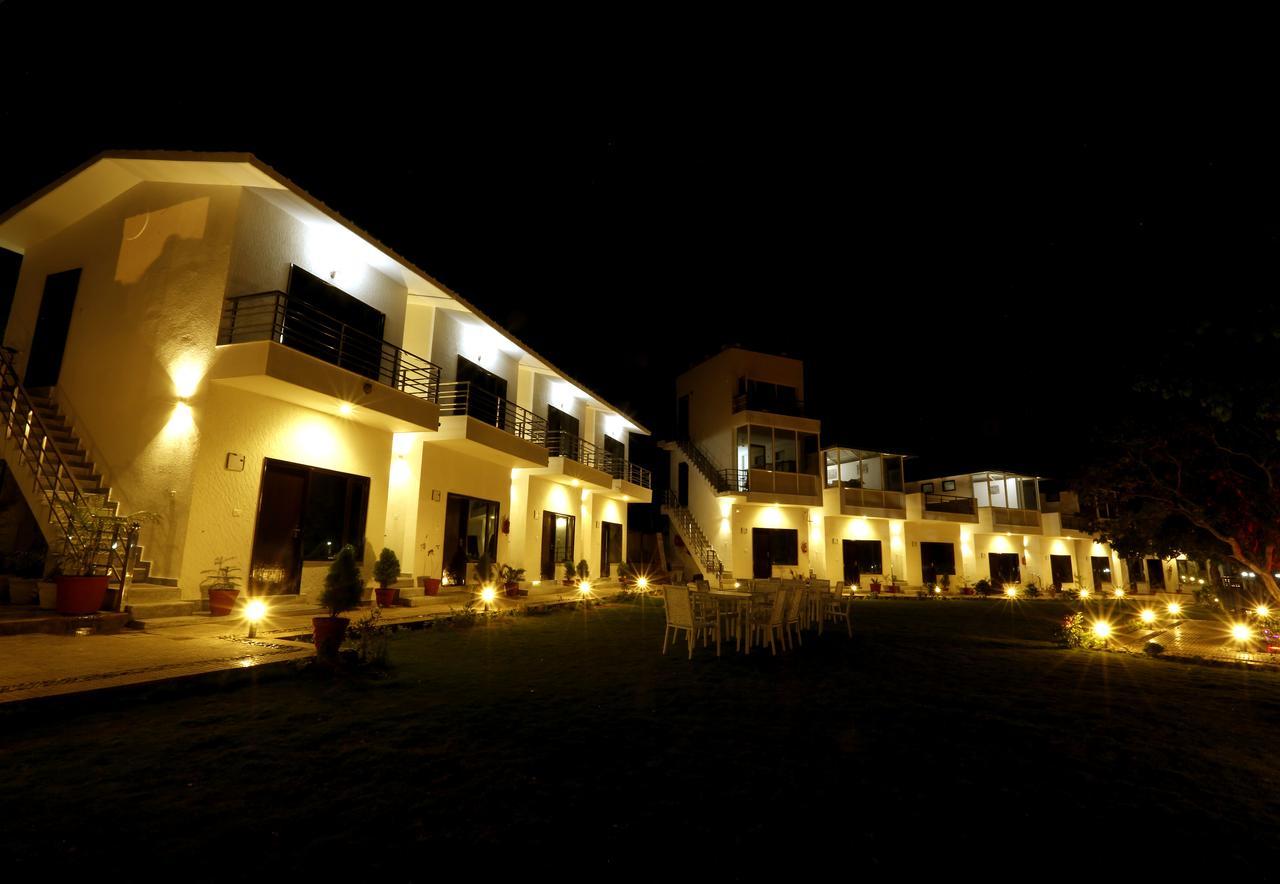 Resort Ezzenza Mahayana &