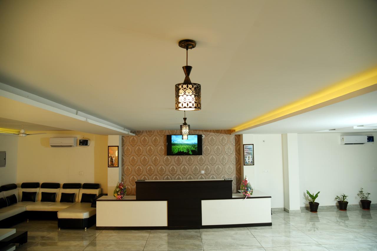 Holiday Hill Hotel Rishikesh
