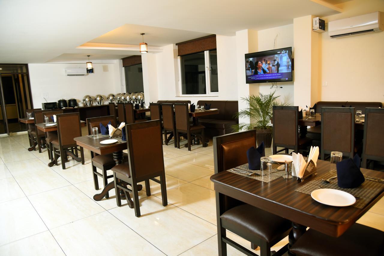 Holiday Hill Hotel