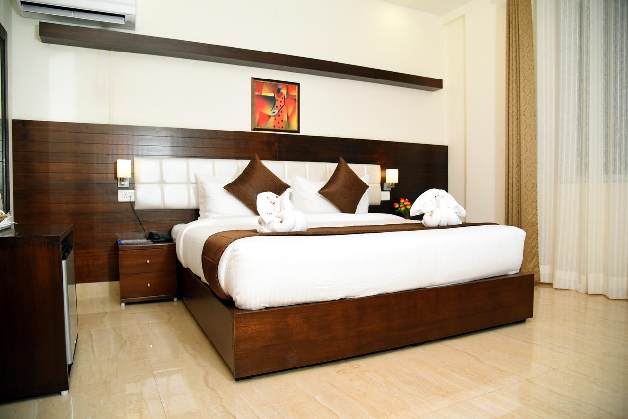 Holiday Hill 3*