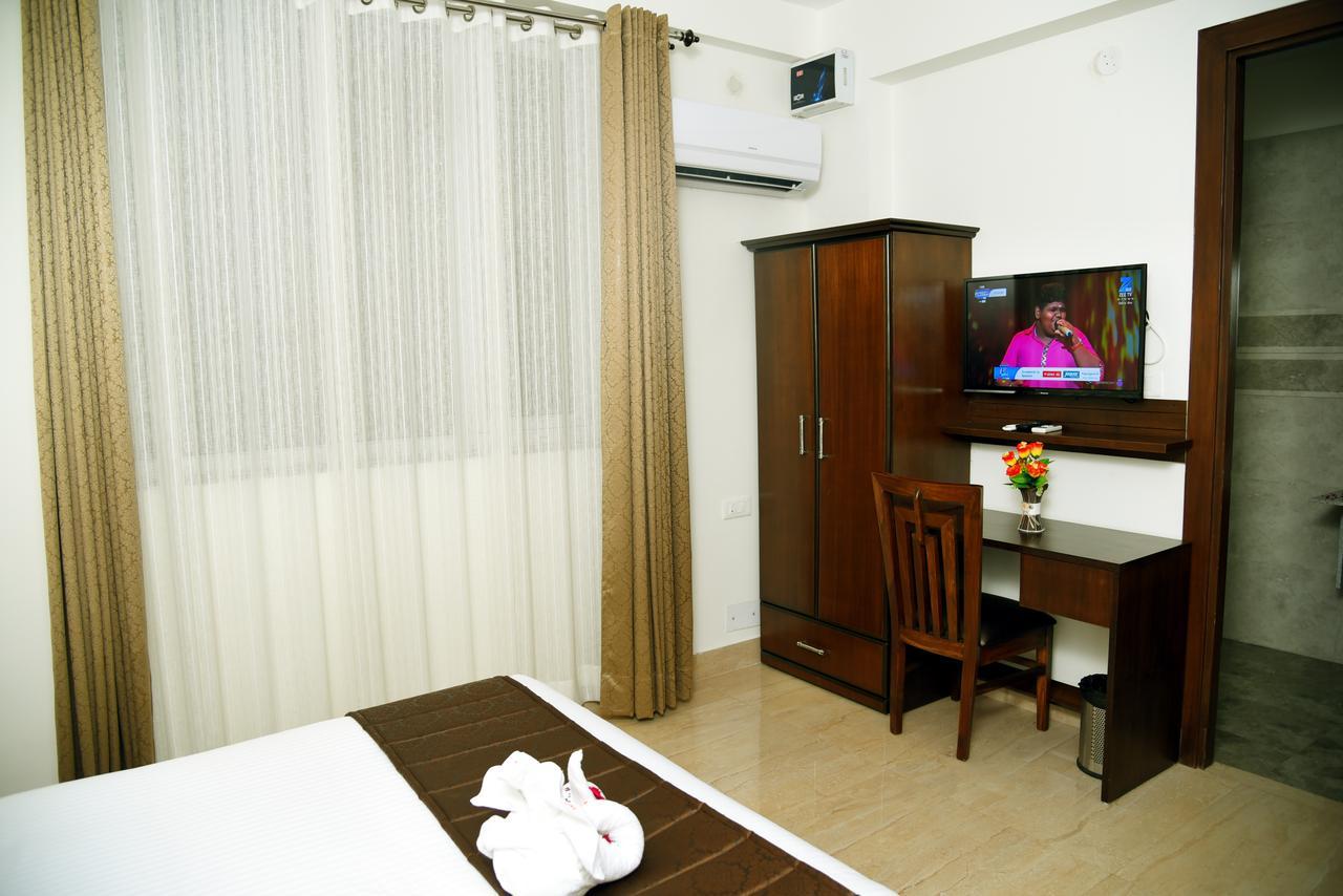 Holiday Hill Hotel
