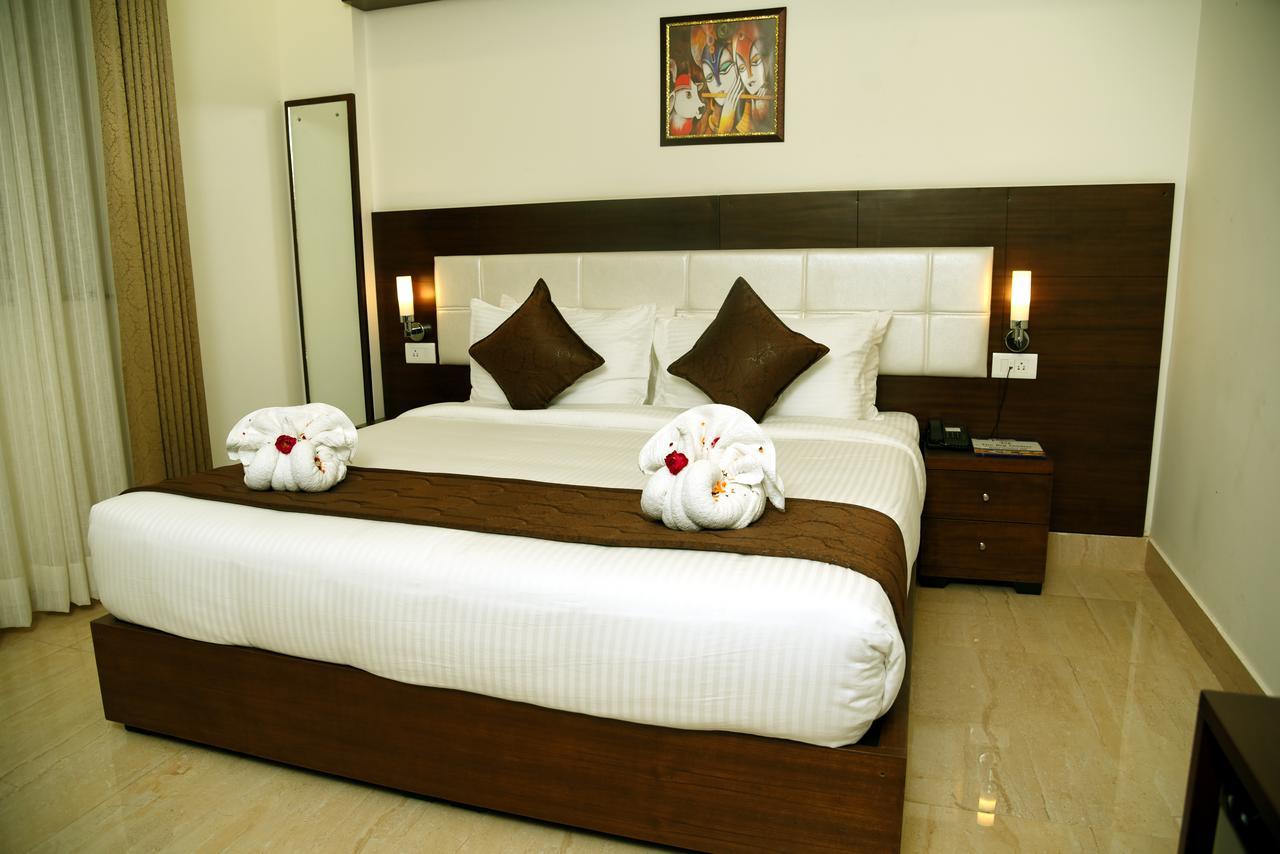 Holiday Hill 3*