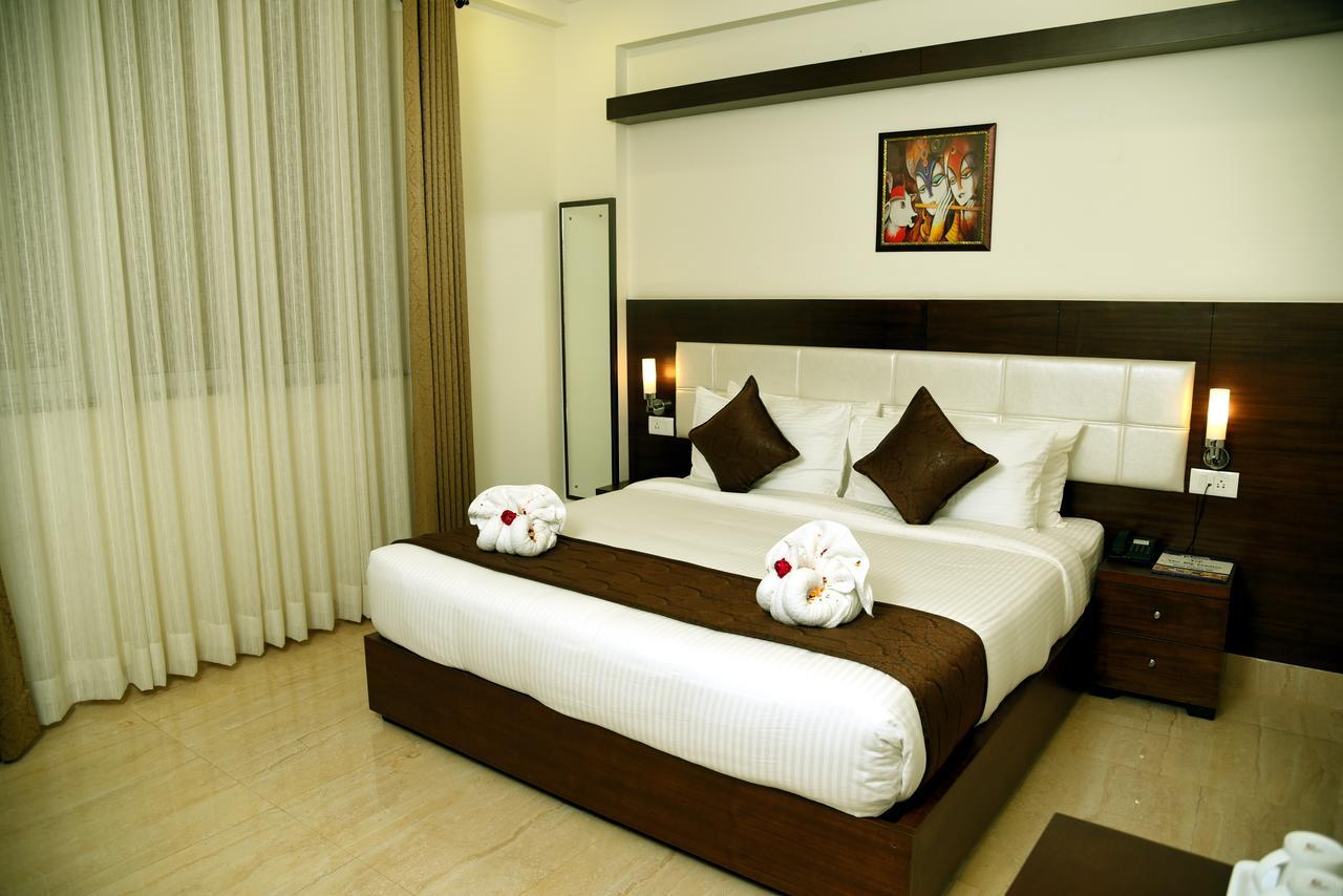 Holiday Hill 3*