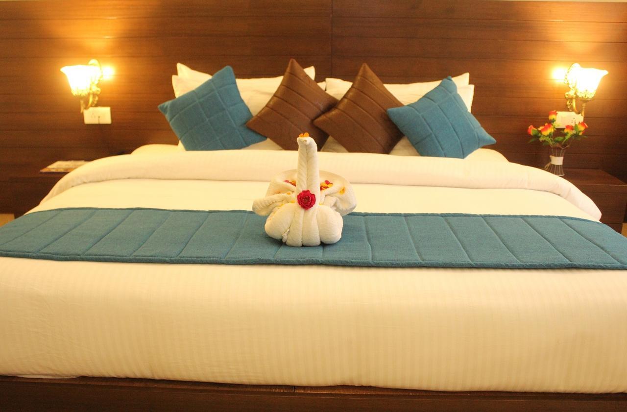 Holiday Hill Hotel Rishikesh