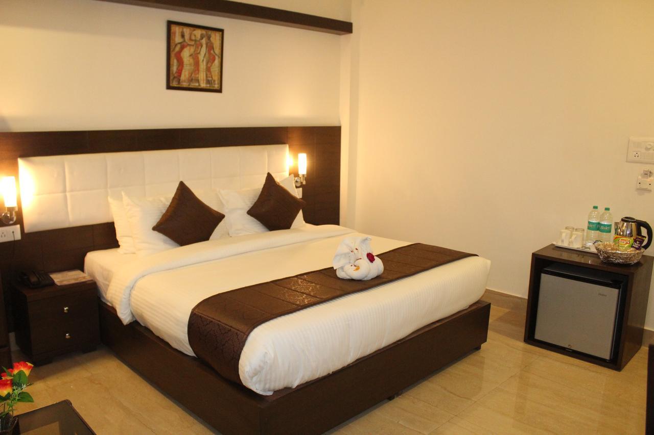 Holiday Hill Hotel 3*