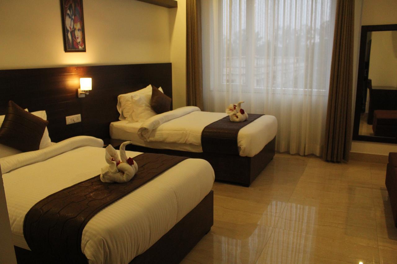 Holiday Hill Hotel
