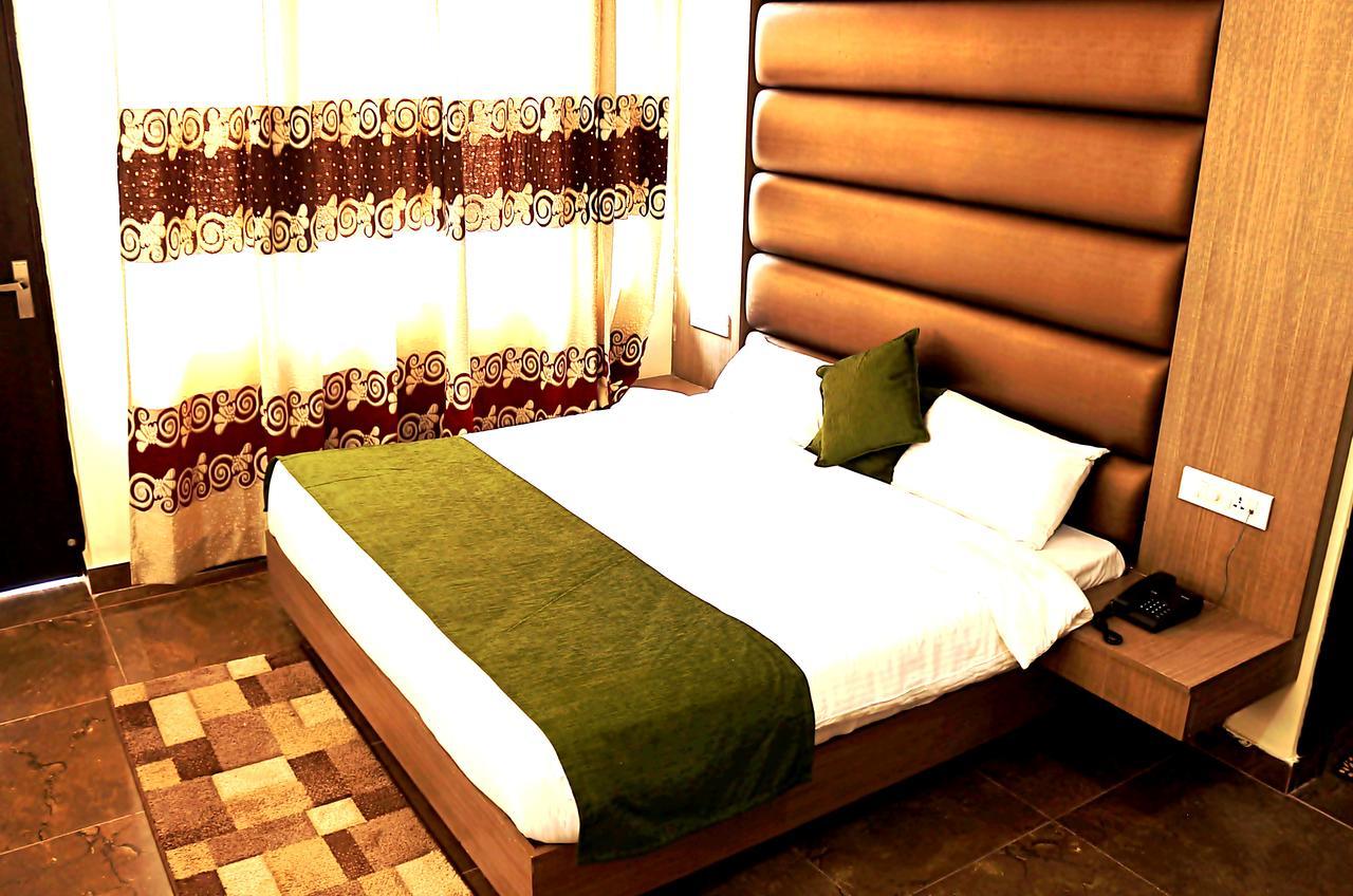 Trihari Hotel 3*