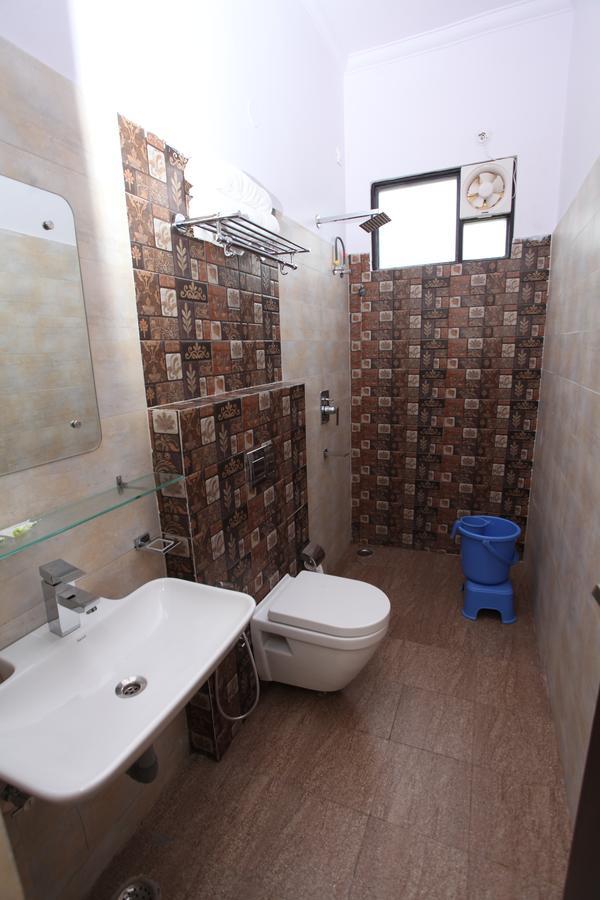 Trihari Hotel 3*