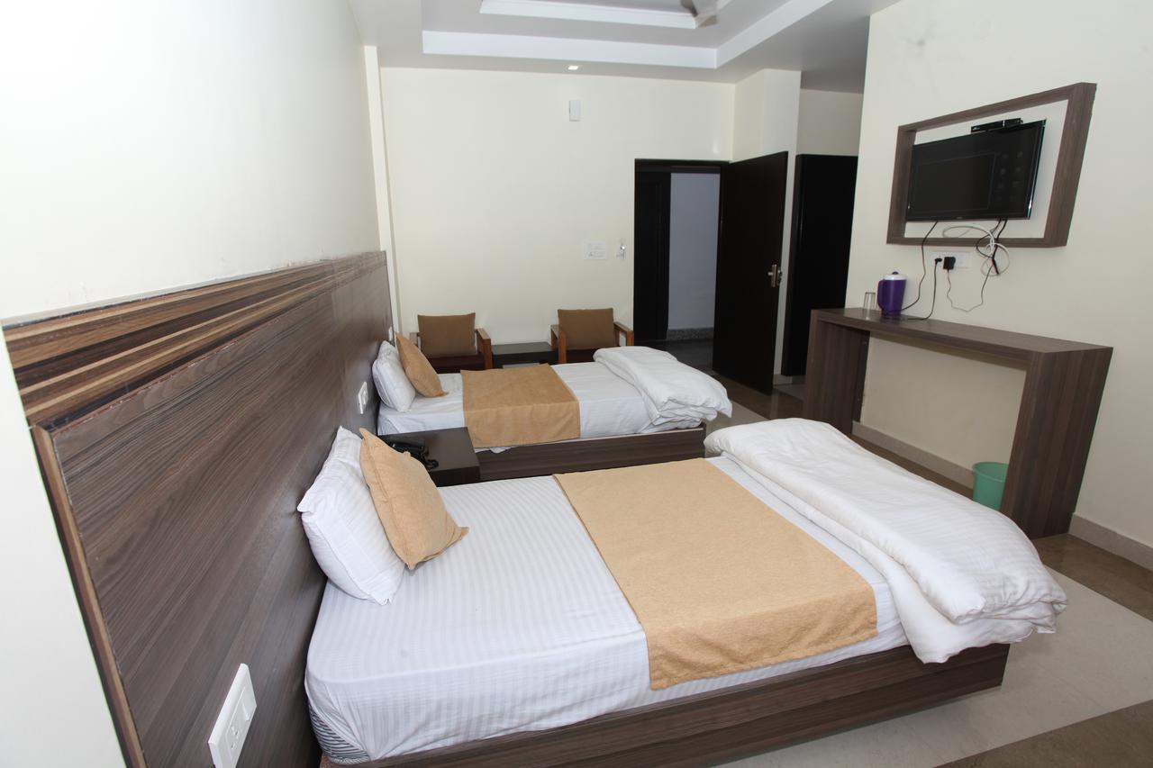 Trihari Hotel 3*
