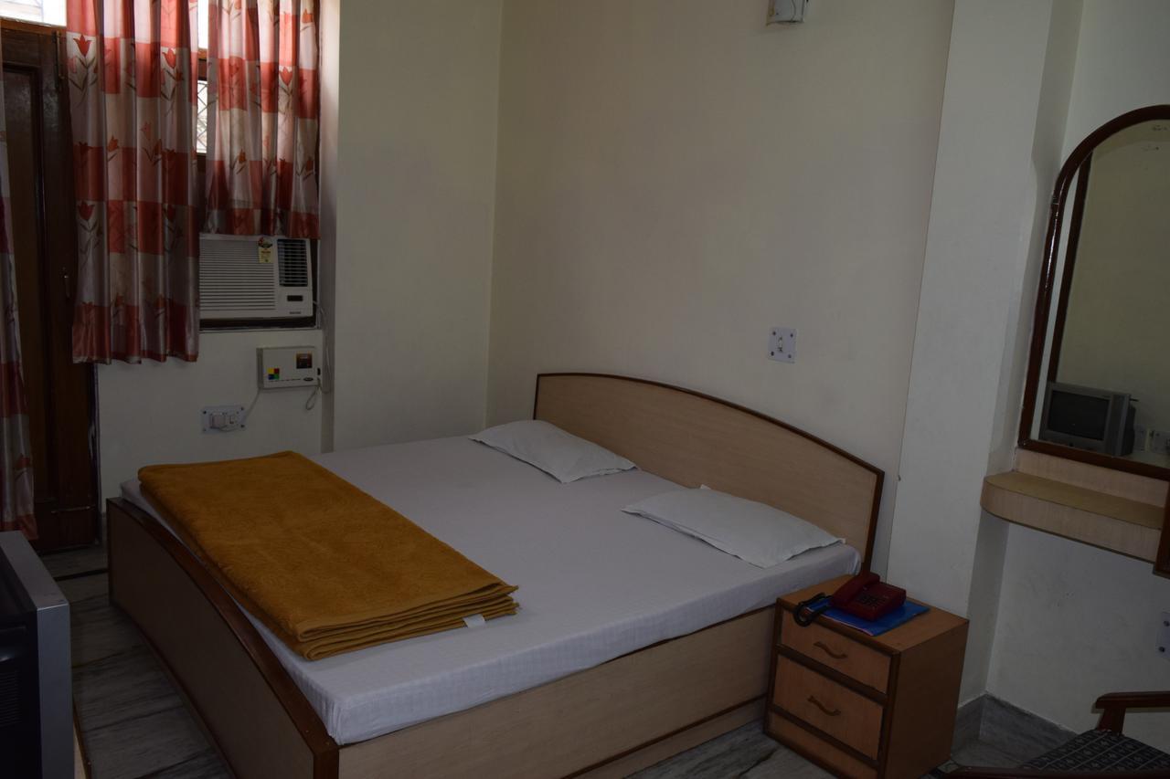 Hotel Raj Palace 3*