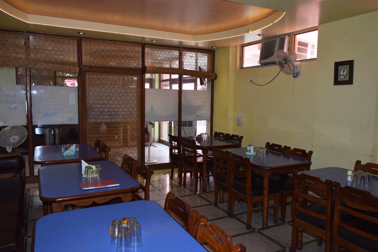 Hotel Raj Palace 3*