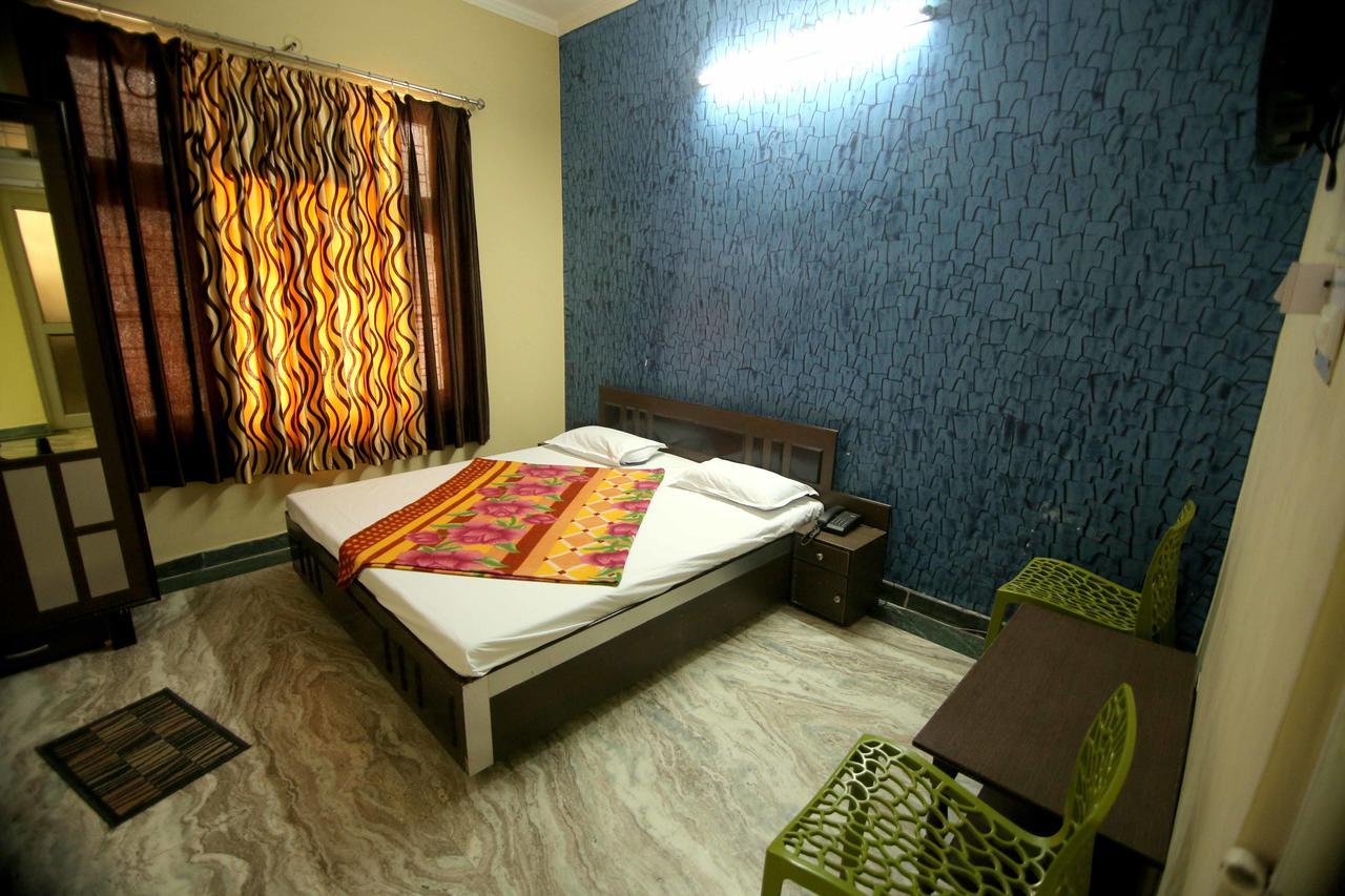 Madhusudan 2* Rishikesh