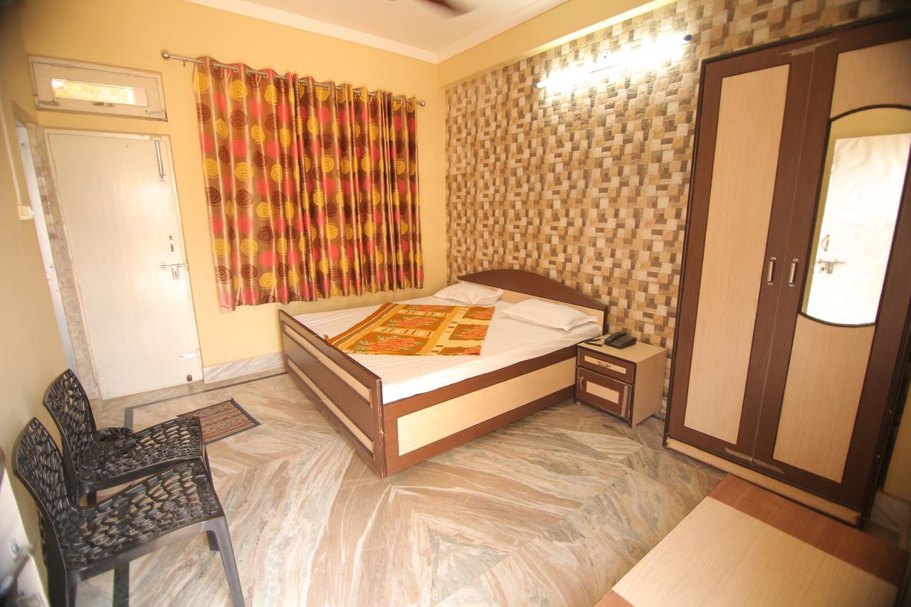 Madhusudan 2* Rishikesh