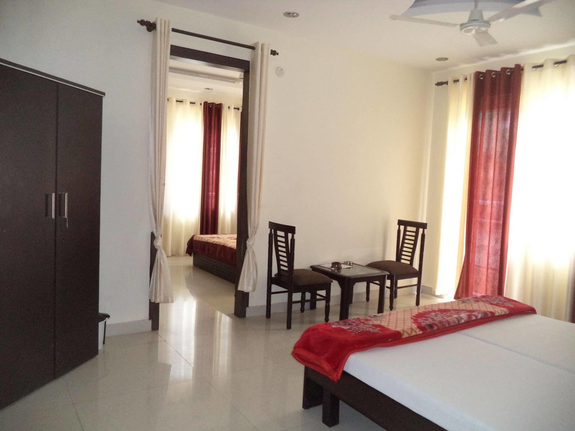 Hotel Laxmi Palace Rishikesh