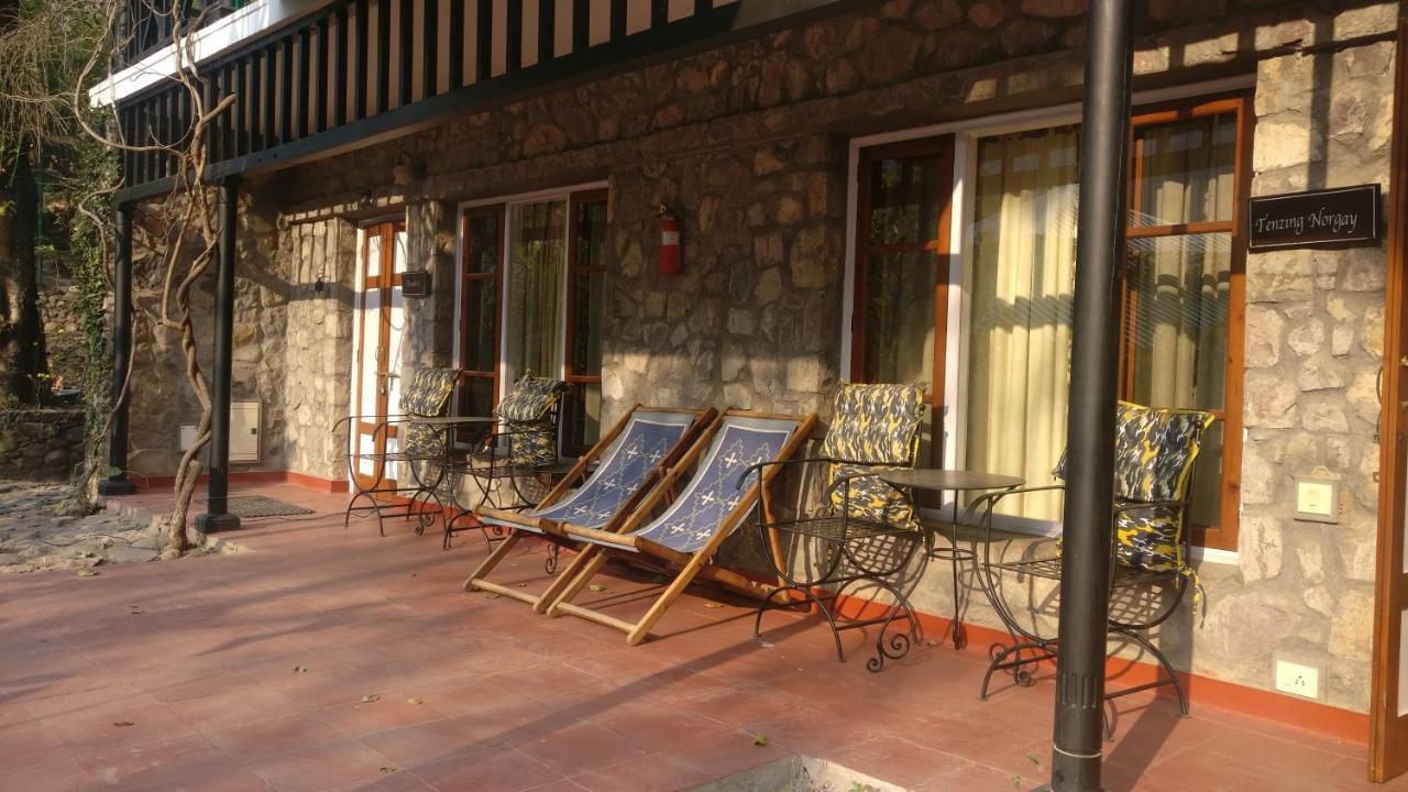 Neemrana's Glasshouse On The Ganges Hotel