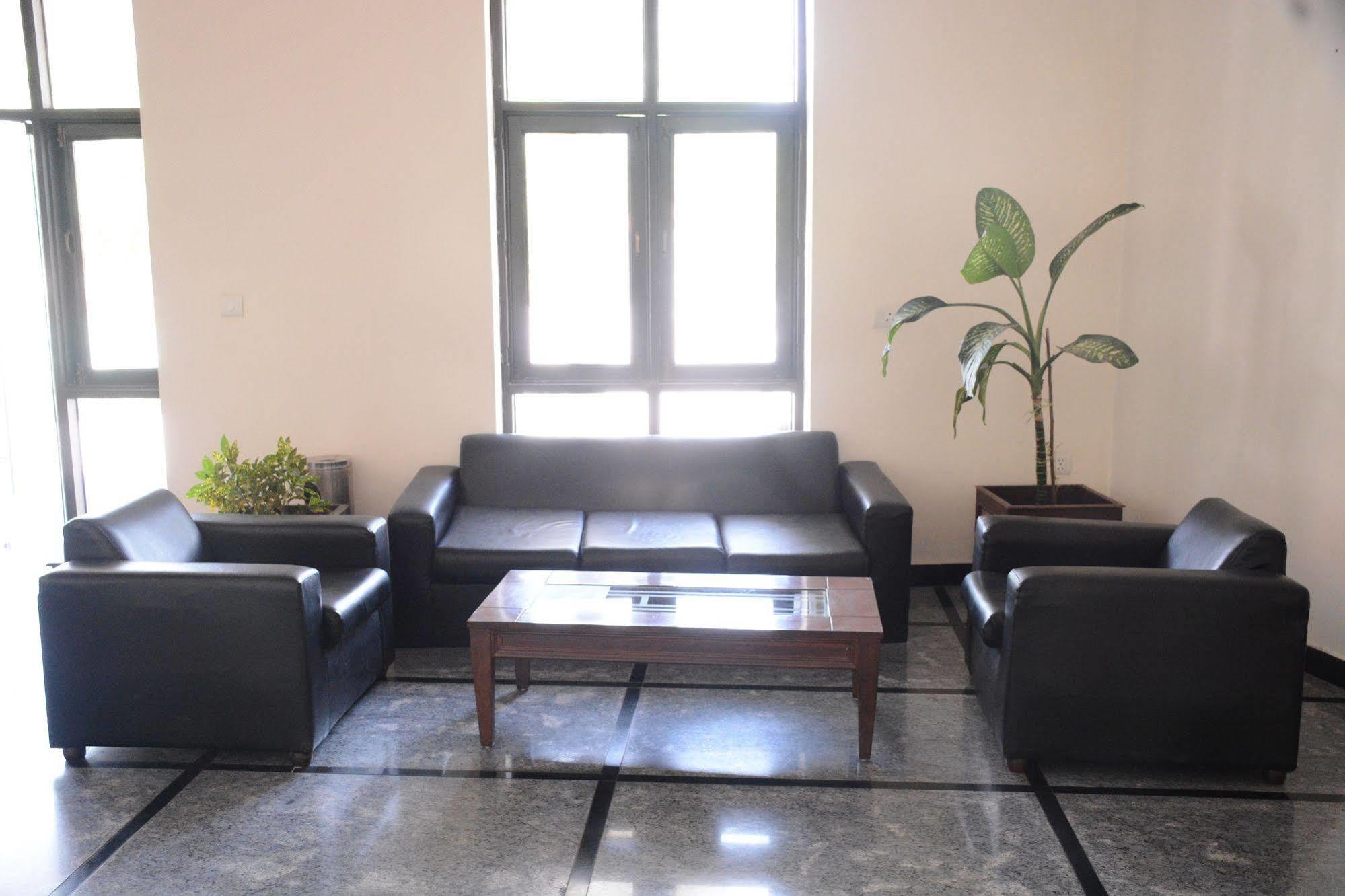 Naturoville Ayurvedic And Yoga Retreat 4*