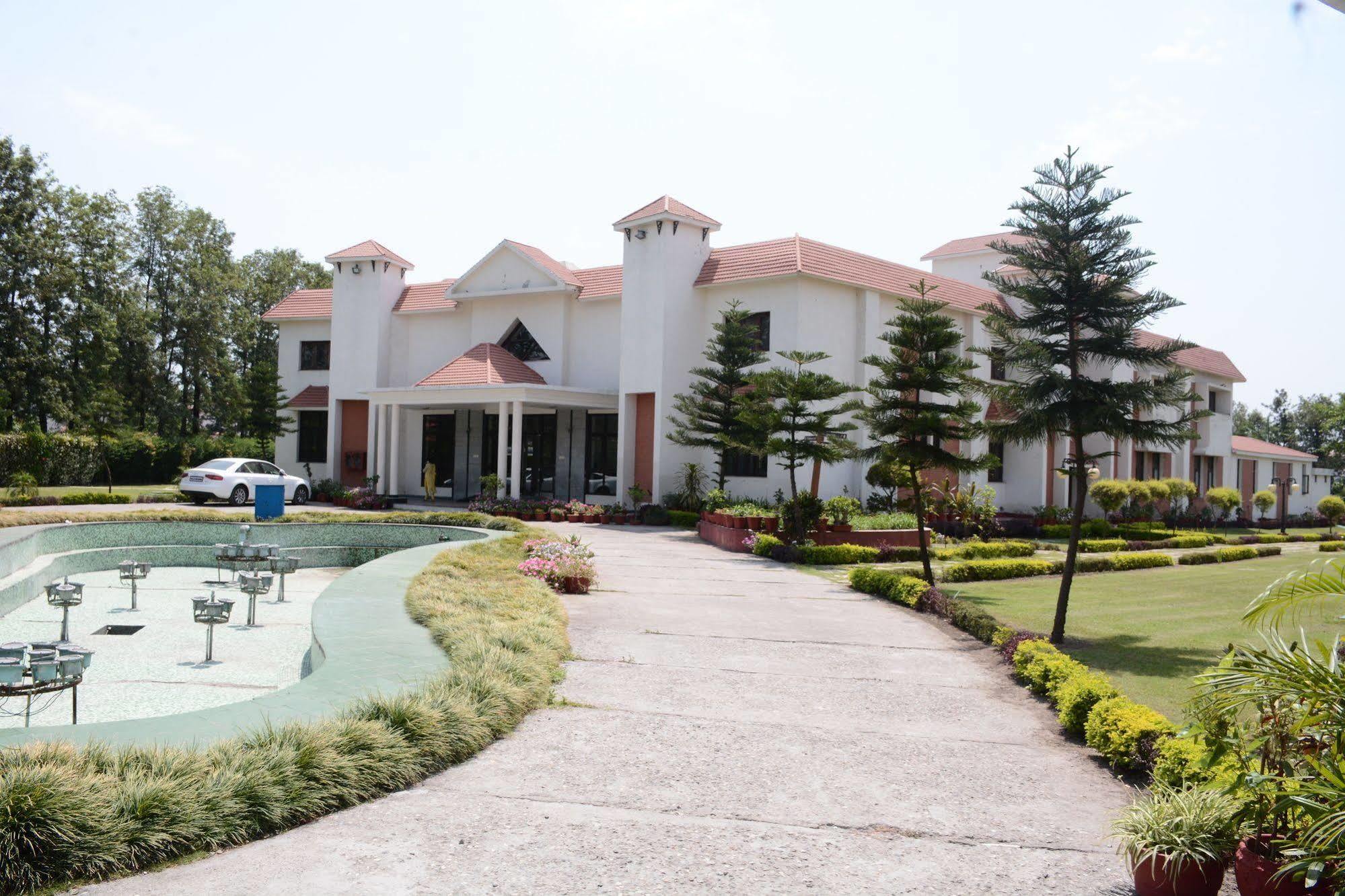 Naturoville Ayurvedic And Yoga Retreat Resort