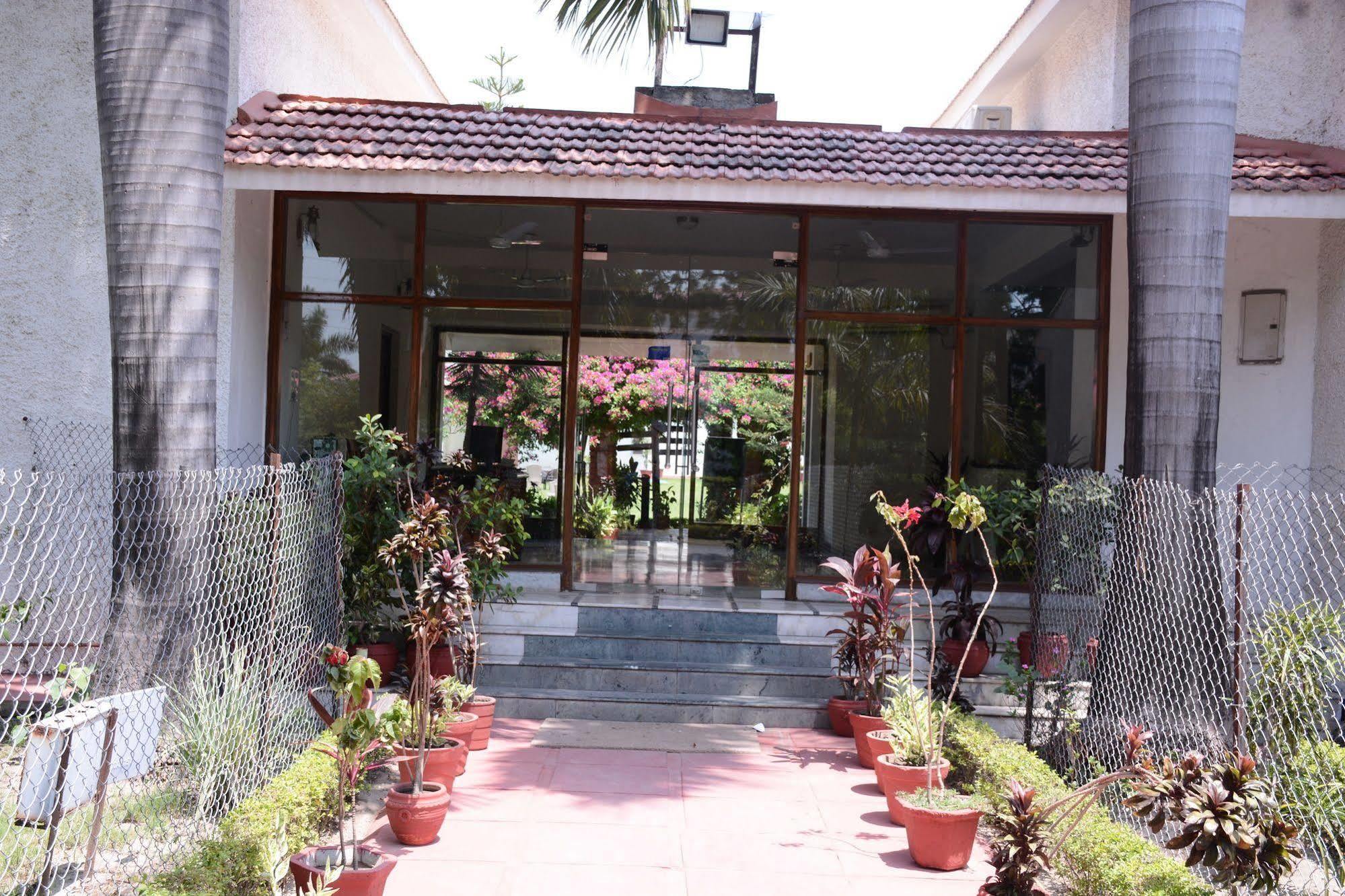Naturoville Ayurvedic And Yoga Retreat