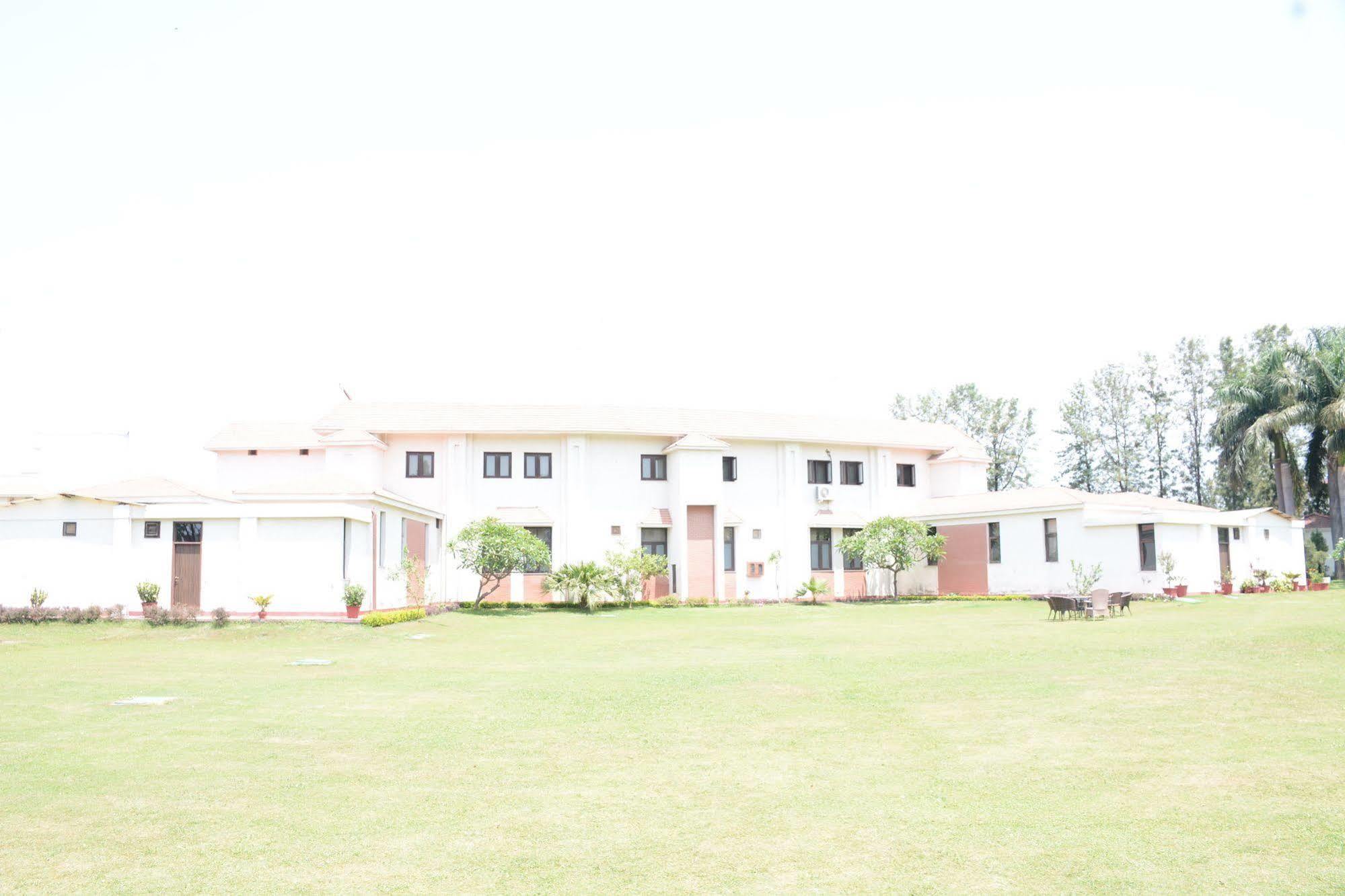 Naturoville Ayurvedic And Yoga Retreat Resort