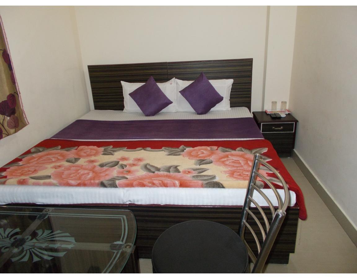 Traditional At Laxman Jhula Hotel Rishikesh
