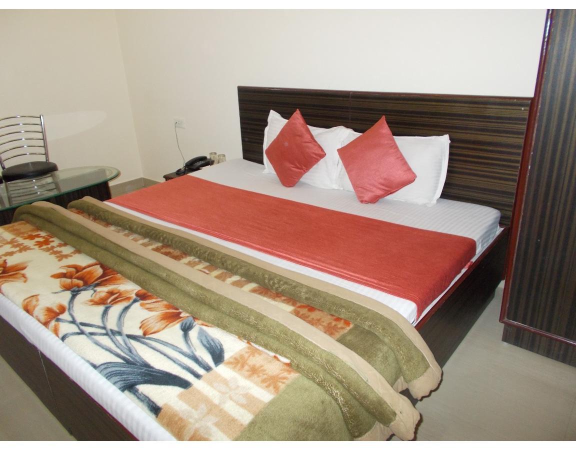 Hotel Traditional At Laxman Jhula Rishikesh