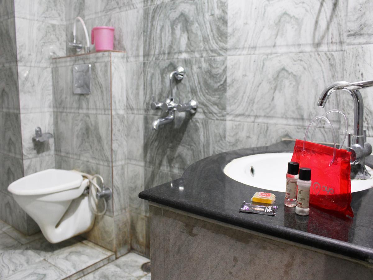 Hotel Oyo 1811 Leisure Palace