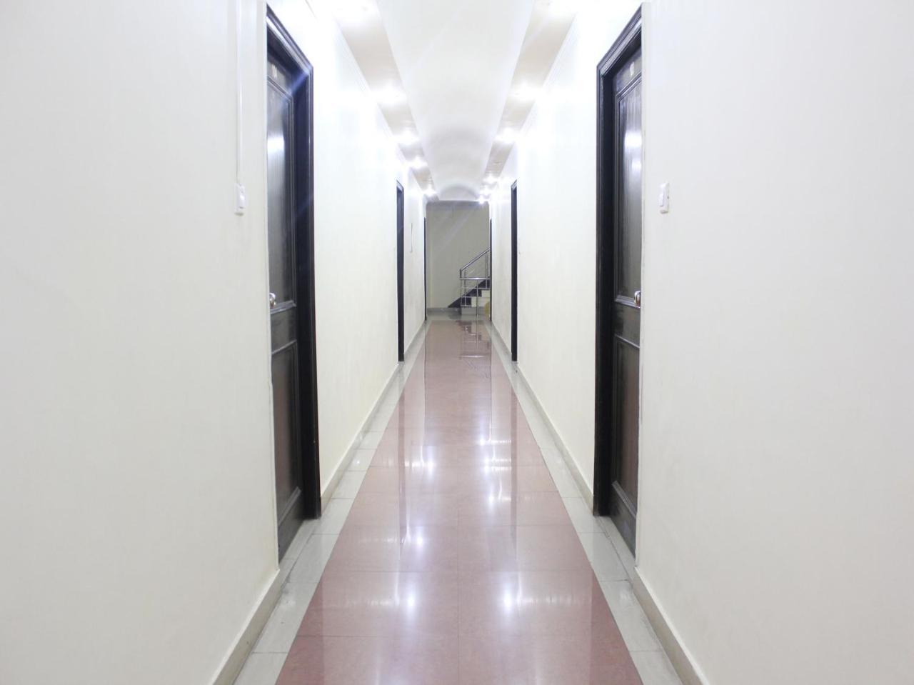 Hotel Oyo 1811 Leisure Palace 2*