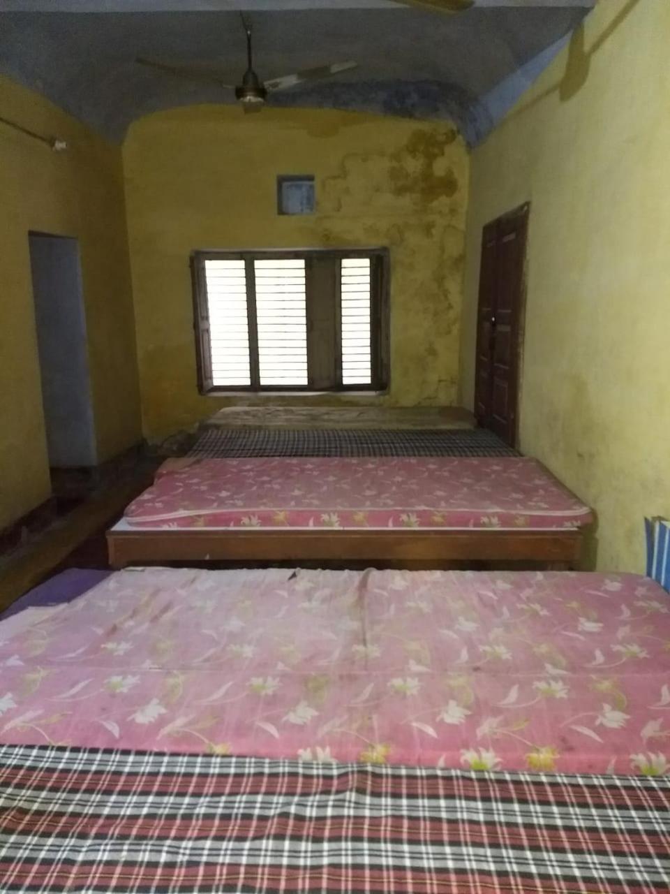 Bhajan Ashram, Hotel