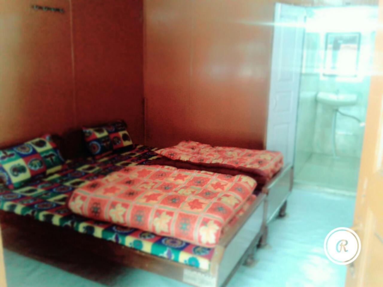 Hotel Bhajan Ashram, 2*
