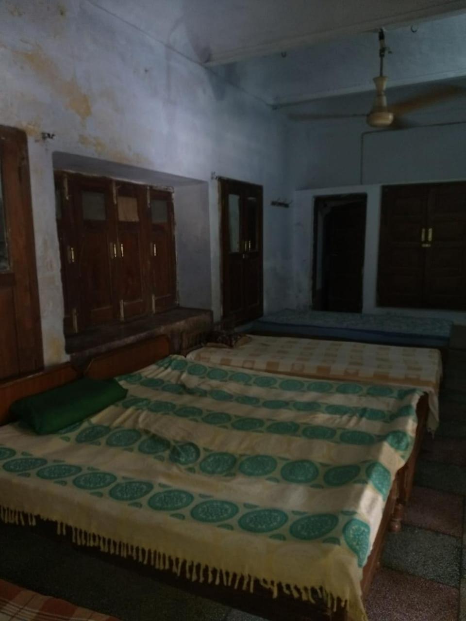 Hotel Bhajan Ashram,