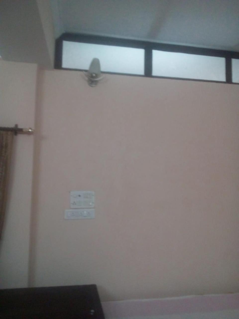 Bhajan Ashram, 2*